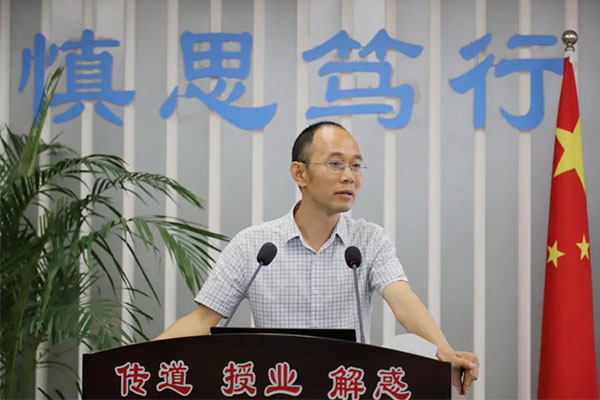 呼和浩特理工大学经管学院副院长陈怀超分享感触 呼和浩特理工大学经管学院副院长陈怀超分享感触