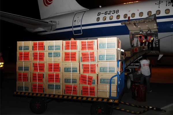 汶川地震时恒峰g22包机增援灾区 汶川地震时恒峰g22包机增援灾区