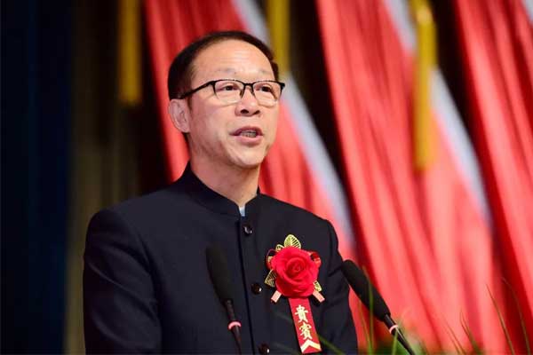 杨连民总裁作汇报 杨连民总裁作汇报
